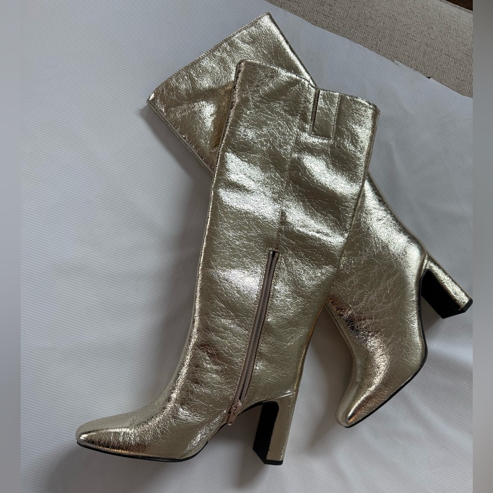 Universal Thread Metallic Heeled Boots New without tags